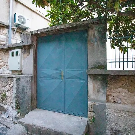 Apartment Lux Garden
